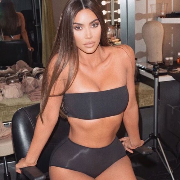 NWT SKIMS Fits Everybody Bandeau In Onyx Black Bra - Picture 2 of 7